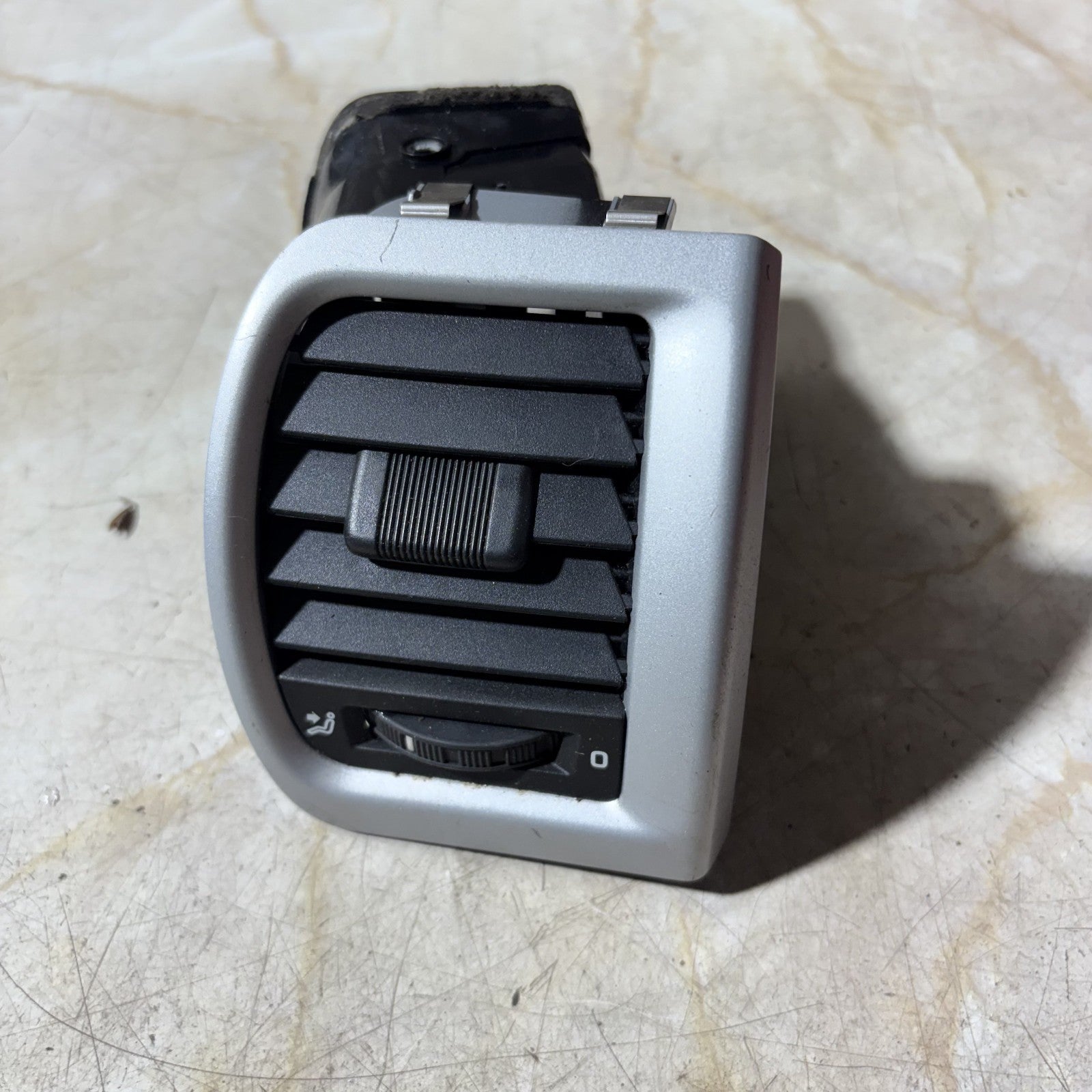 2007-2012 SKODA FABIA MK2 DRIVER FRONT DASHBOARD AIR VENT 5J0819702
