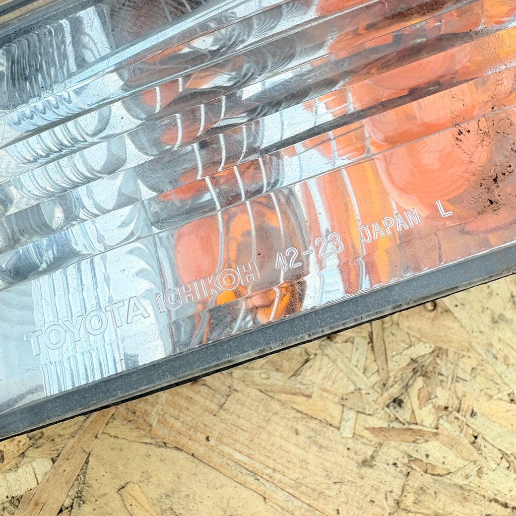 Left Front Direction Indicator Lamp TOYOTA RAV 4 2003