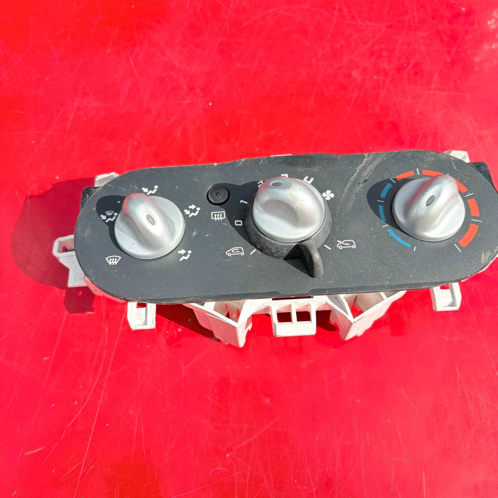 Climate Control Renault Twingo MK2 HEATER CONTROL SWITCH PANEL 2007-2014