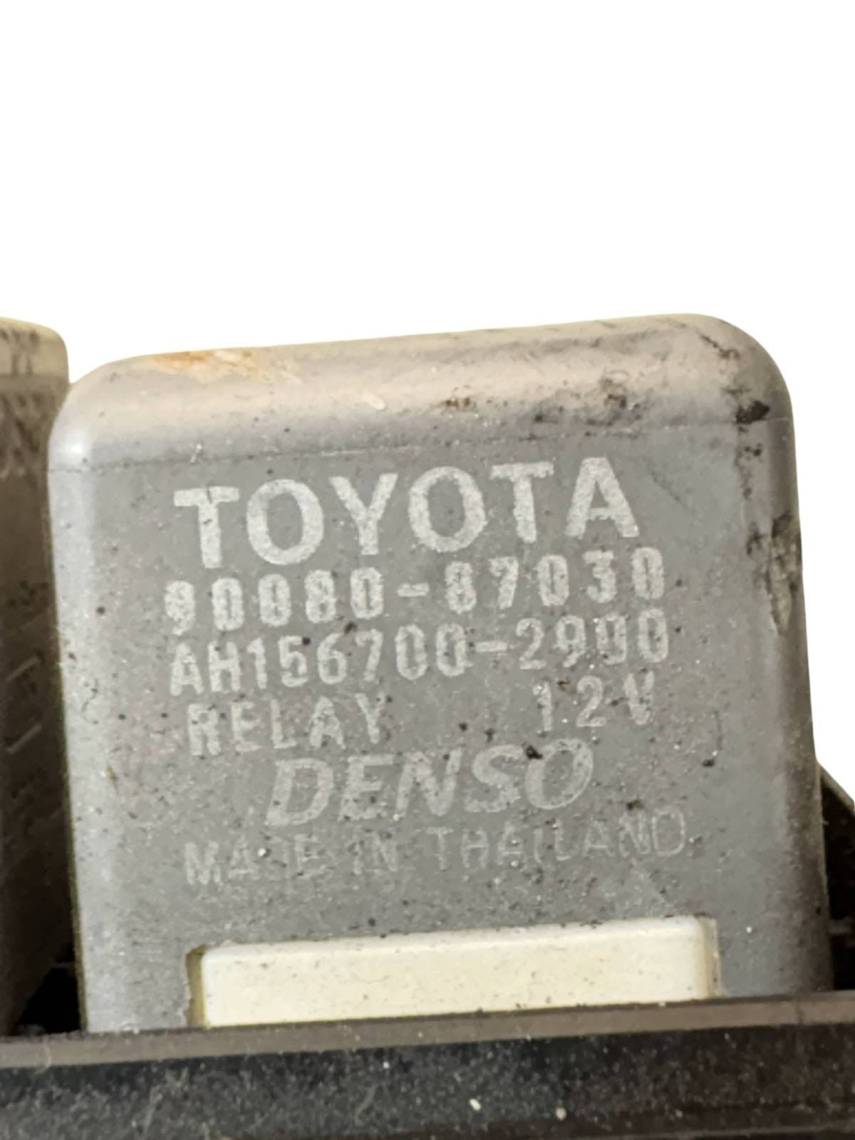 Toyota Avensis T25 2.0 D-4D Engine Bay Fuse Relay Box Unit 2003-2008