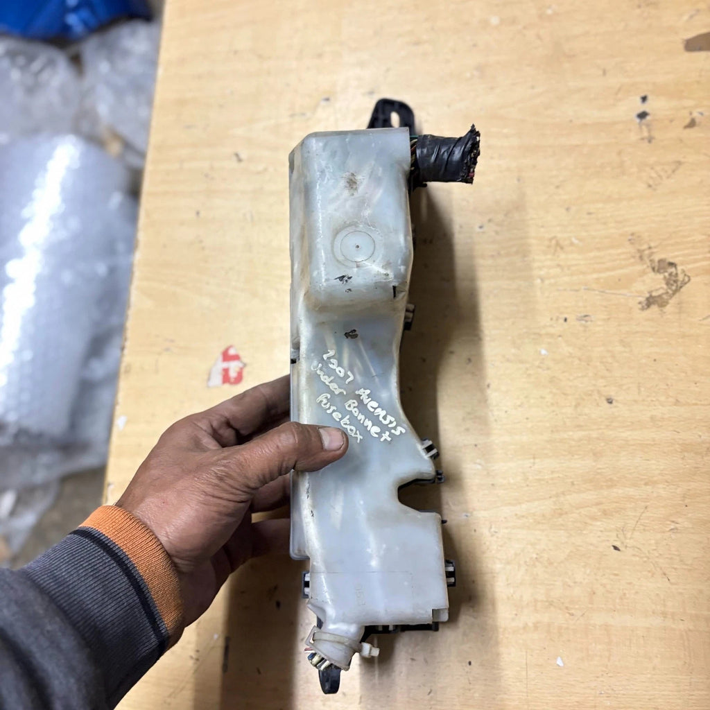 Toyota Avensis Mk2 T25 Under Bonnet Engine Bay Fuse Box 1.8 Petrol 03-09