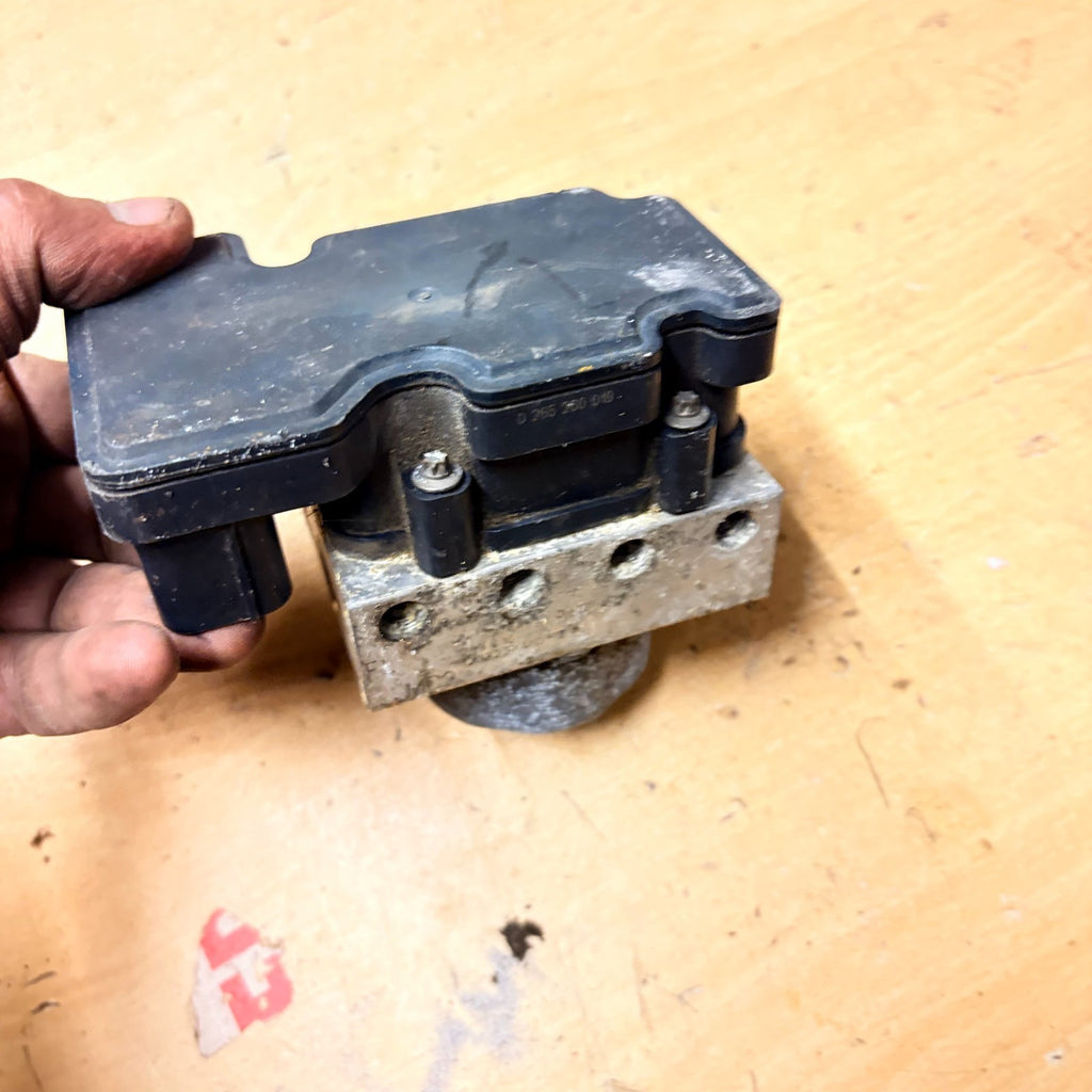 TOYOTA AYGO 2005-2014 ABS PUMP CONTROL MODULE 0265260019
