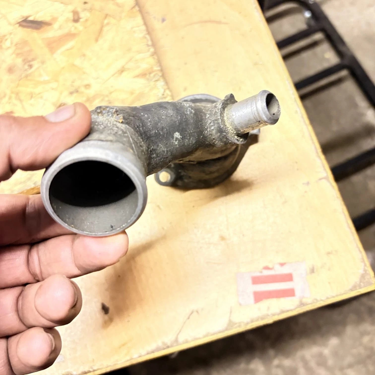 Toyota Corolla E120 2001-2007 2.5D Thermostat Housing 11060VK500