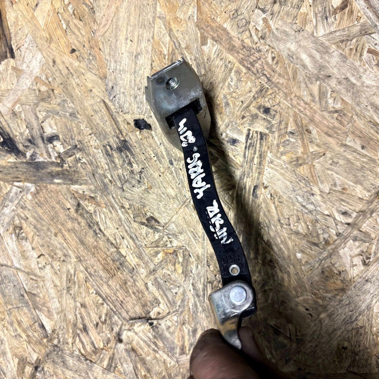 TOYOTA YARIS 2011-2020 PASSENGER REAR LEFT DOOR CHECK STRAP STOPER