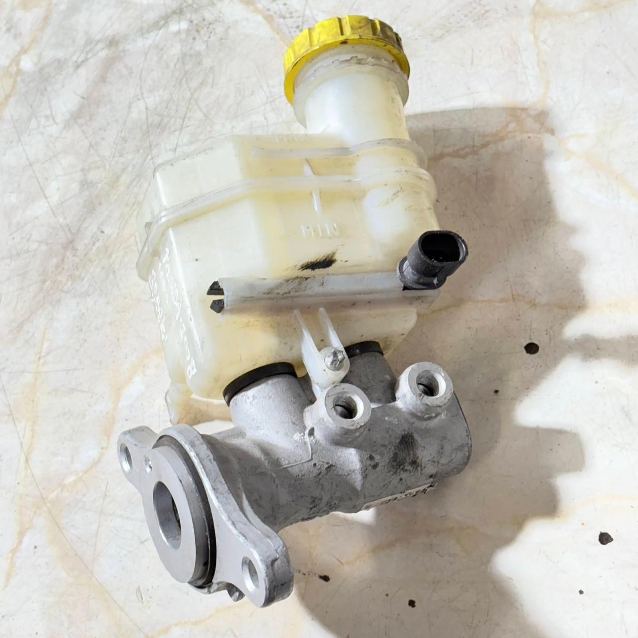 Fiat Panda 2003-2012 Brake Master Cylinder 32069666 1.1 1.2 1.3 Multijet