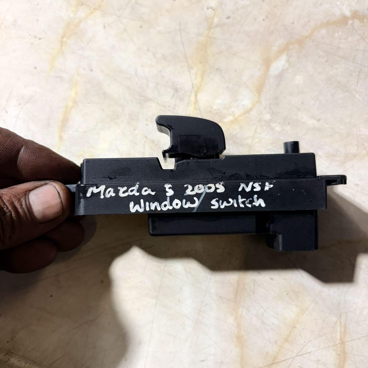 03123100 Passenger FRONT WINDOW REGULATOR SWITCH 2025137 FOR MAZDA 3 BERLI-2005
