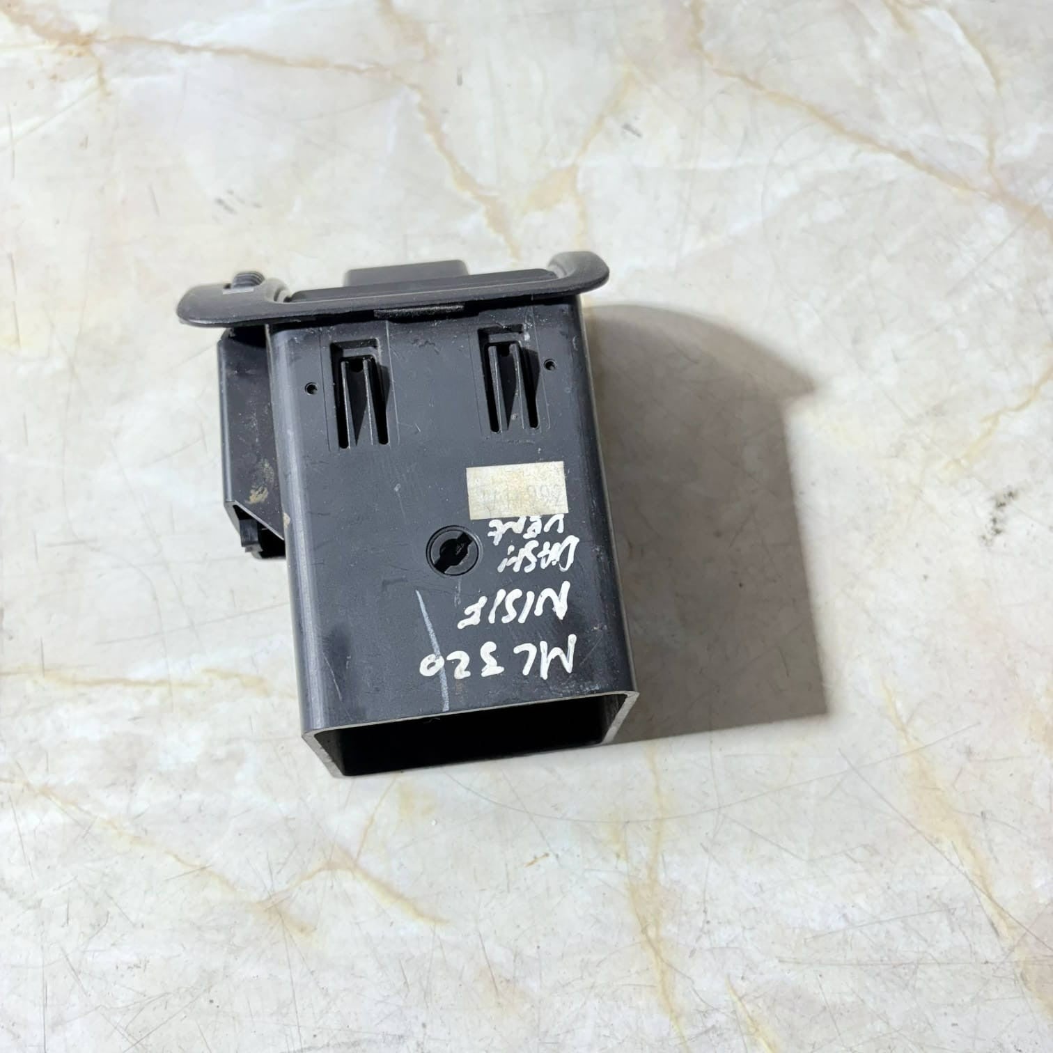 Mercedes ML-Class W163 1997-2005 Passenger Front Dashboard Air Vent A1638300154