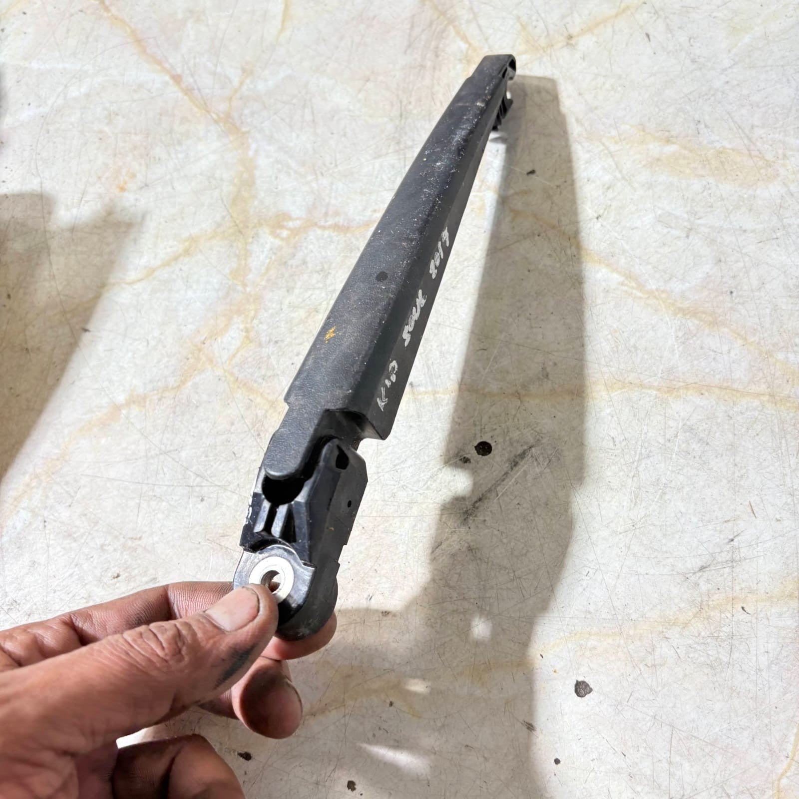 Kia Soul 2014-2019/Soul EV 2015-2019 Rear Wiper Arm Tailgate 988151R000