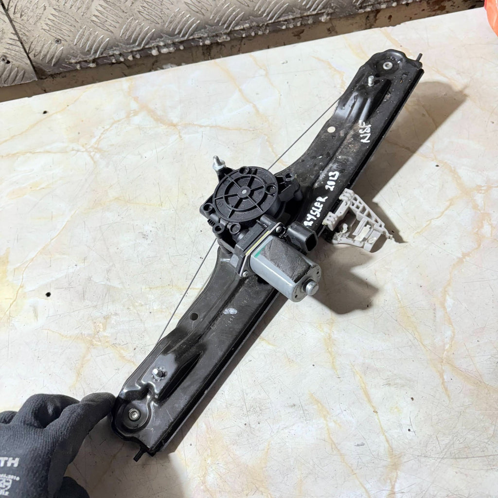 CHRYSLER 2013 5 DOOR WINDOW REGULATOR & MOTOR FRONT LEFT SIDE
