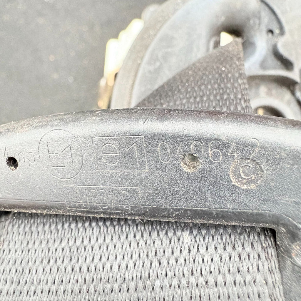 BMW 3 SERIES 320I E90 PASSENGER SIDE FRONT LEFT SEAT BELT 33052212C 2005