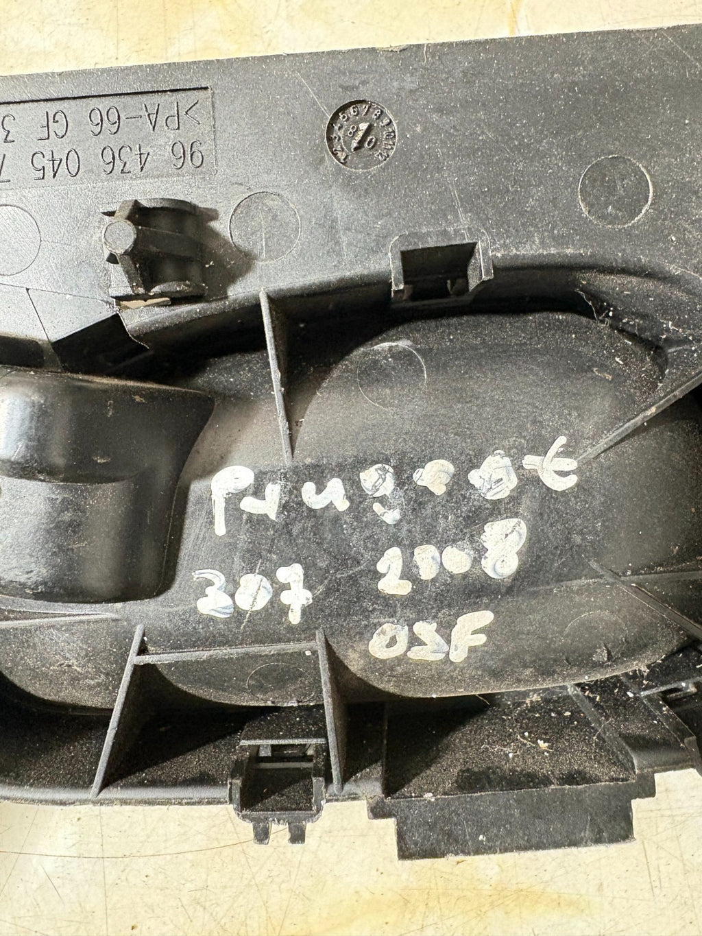 Peugeot 307 2.0 2008 OSF DOOR HANDLE 9643604577