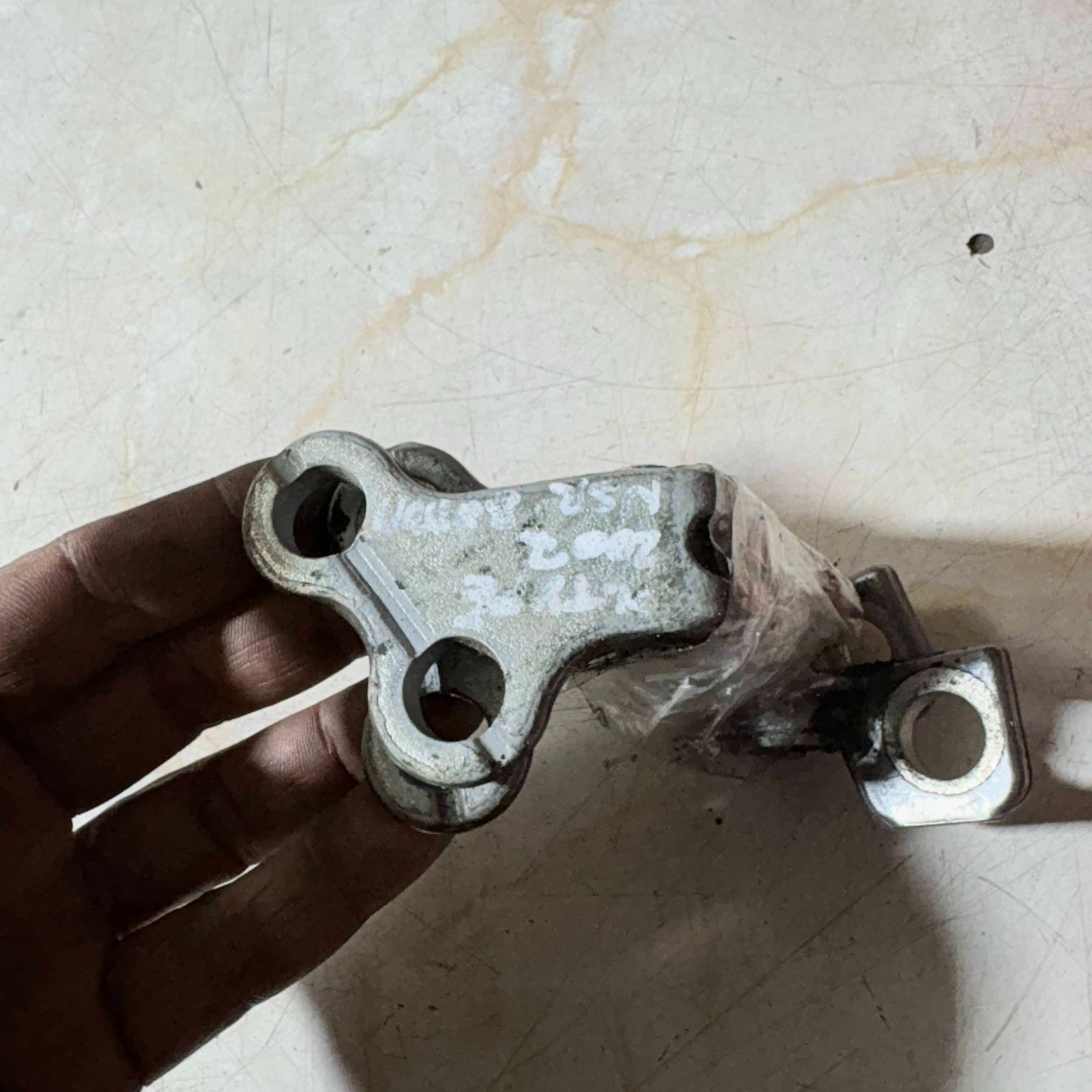 Jaguar X-Type 2001-2009 Rear Left N/S Passenger Door Hinges Pair
