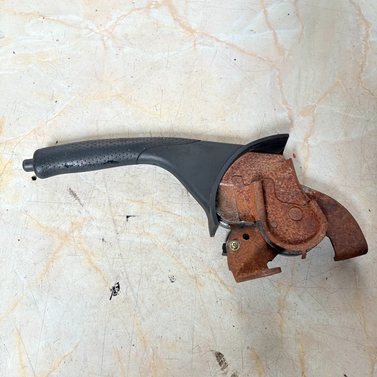 TOYOTA RAV4 2001-2003 HANDBRAKE HANDLE LEVER MECHANISM