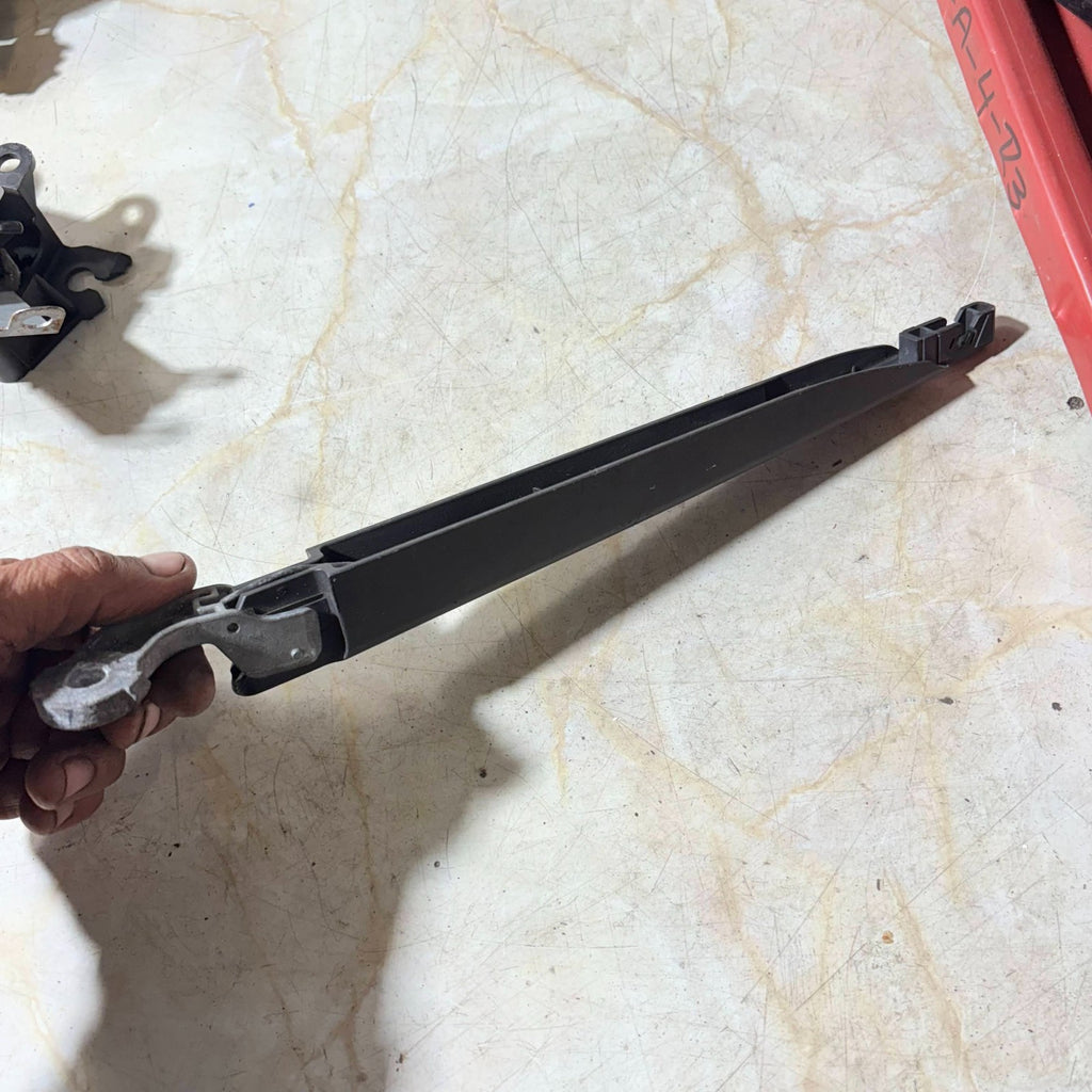 FORD FOCUS Wiper Arm Rear 2005-2011