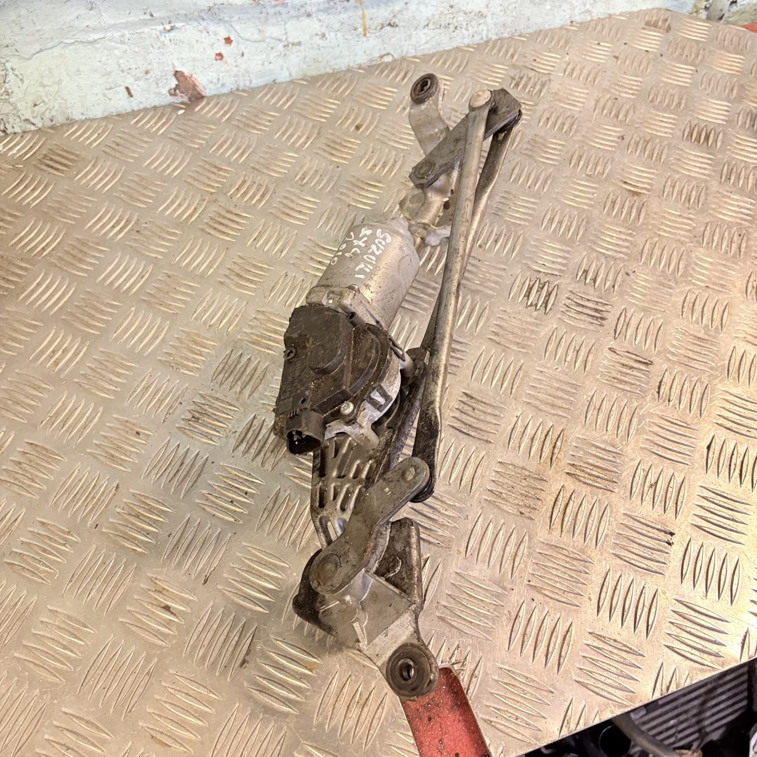 2010 Suzuki SX4 Front Wiper Motor & Linkage 38110-79J10 159300-0840