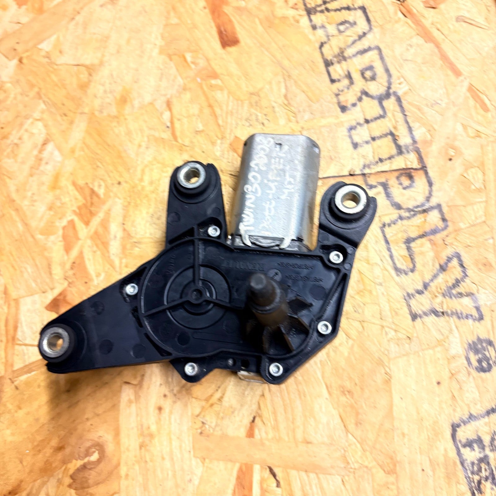 Renault Twingo Mk2 CN0 2007-2014 Rear Wiper Motor 8200311486