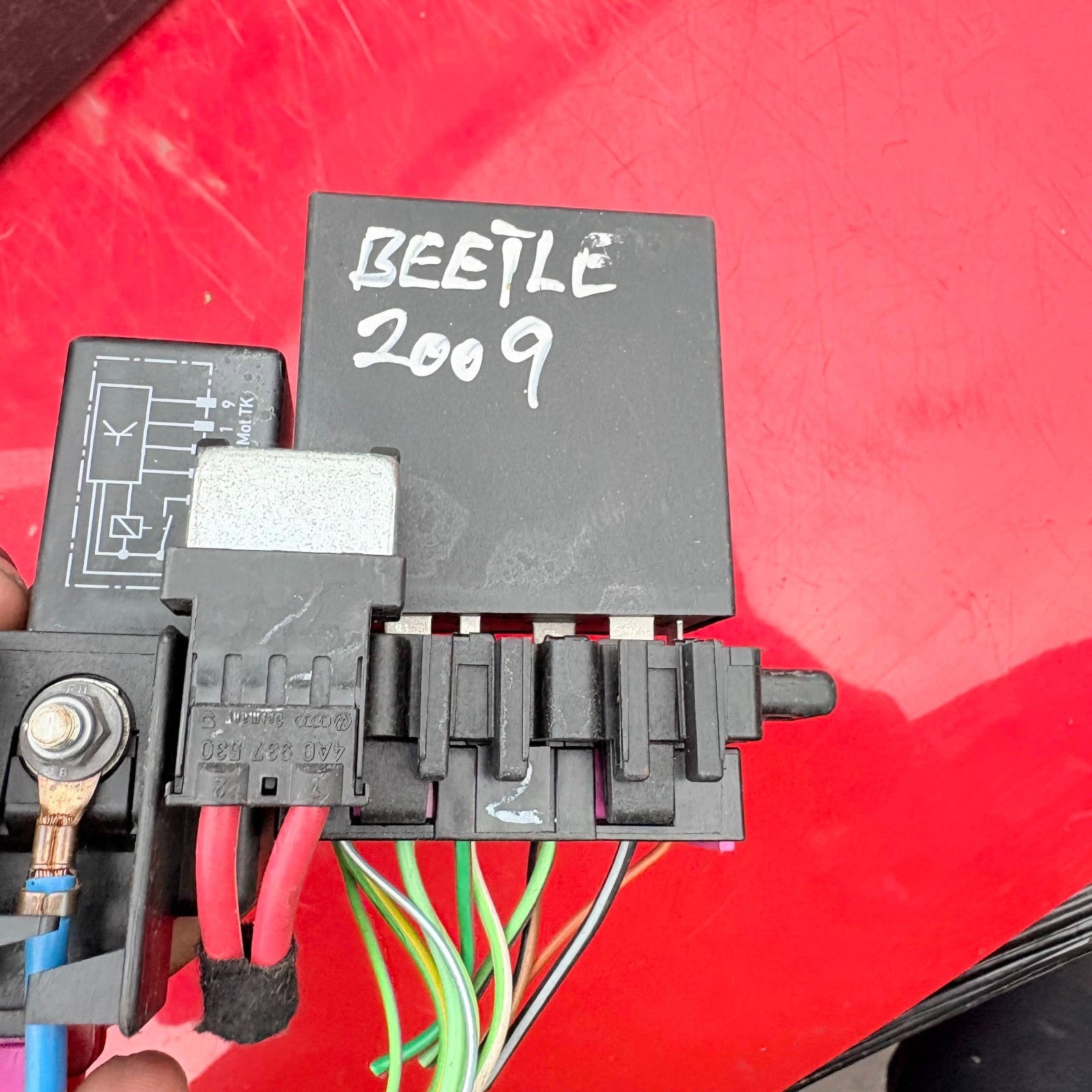 VW Beetle Mk1 2009 right front relay fuse box board