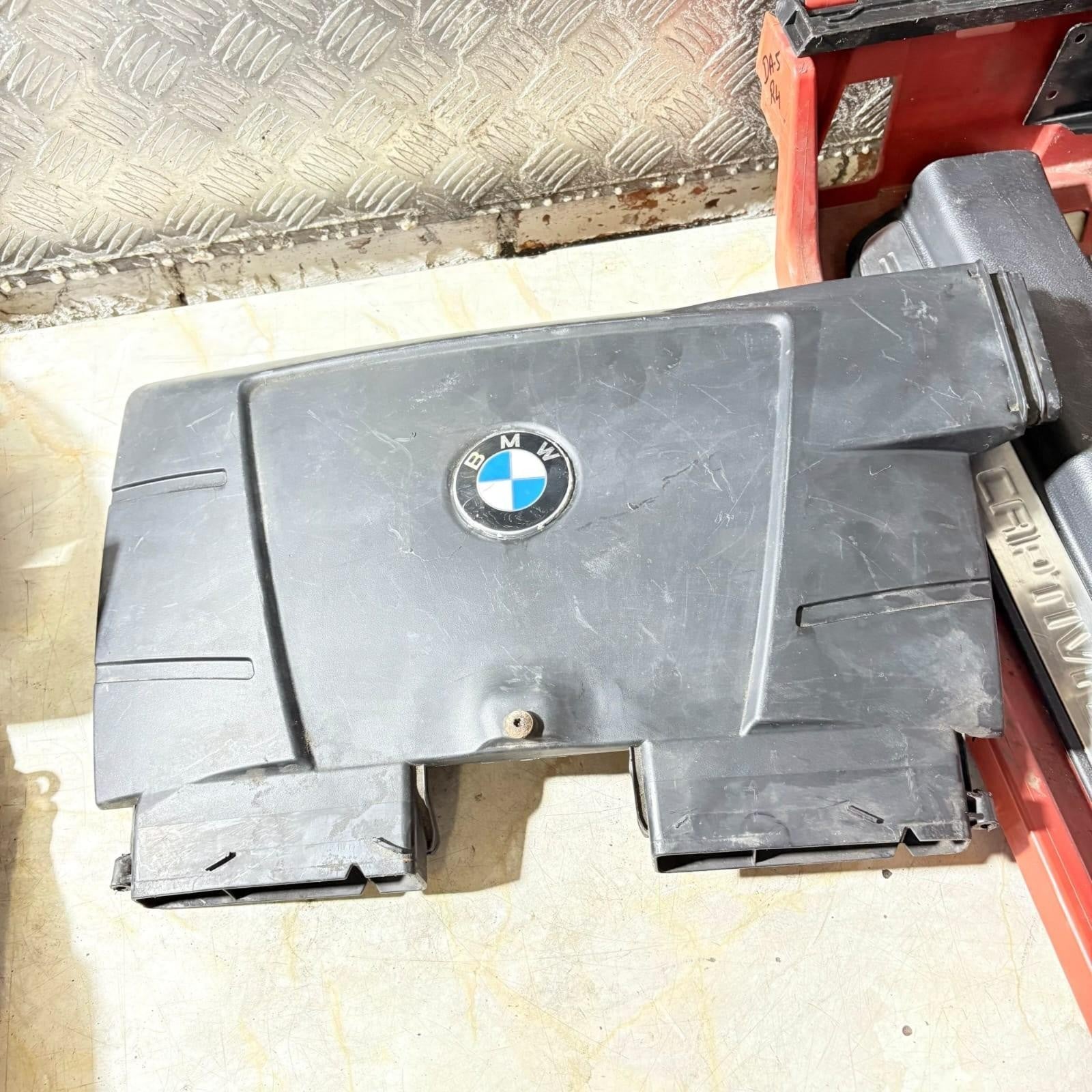 BMW 3 Series E90 E92 E93 06-13 Petrol Engine Air Intake Manifold Cover 7560918
