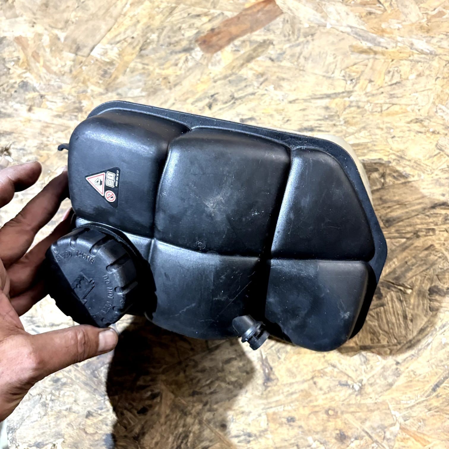 MERCEDES-BENZ E CLS Class W211 W219 Coolant Expansion Tank A2115000049 2006