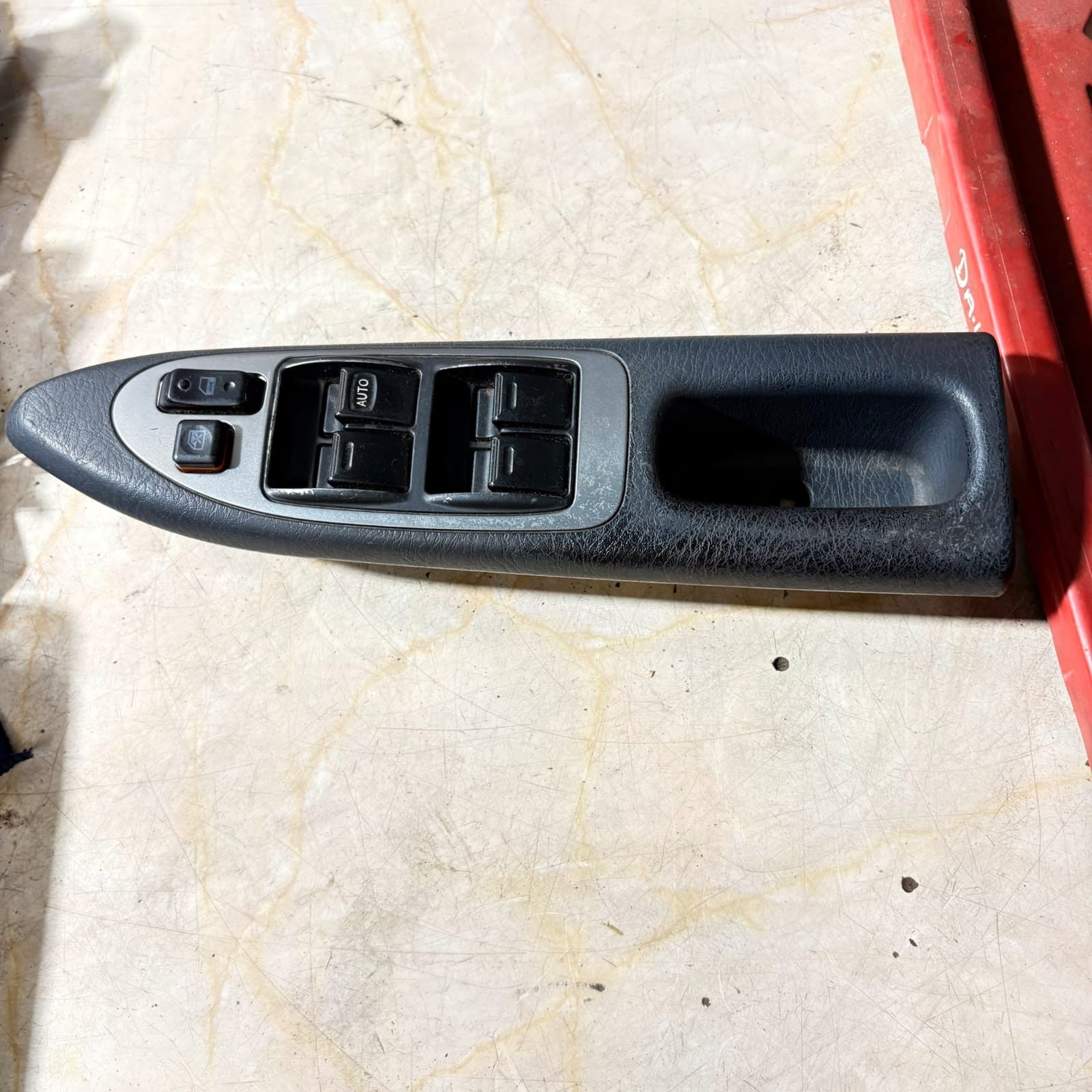 Toyota Avensis T250 03-09 Front Right Door Window Switch Panel 74231-05060