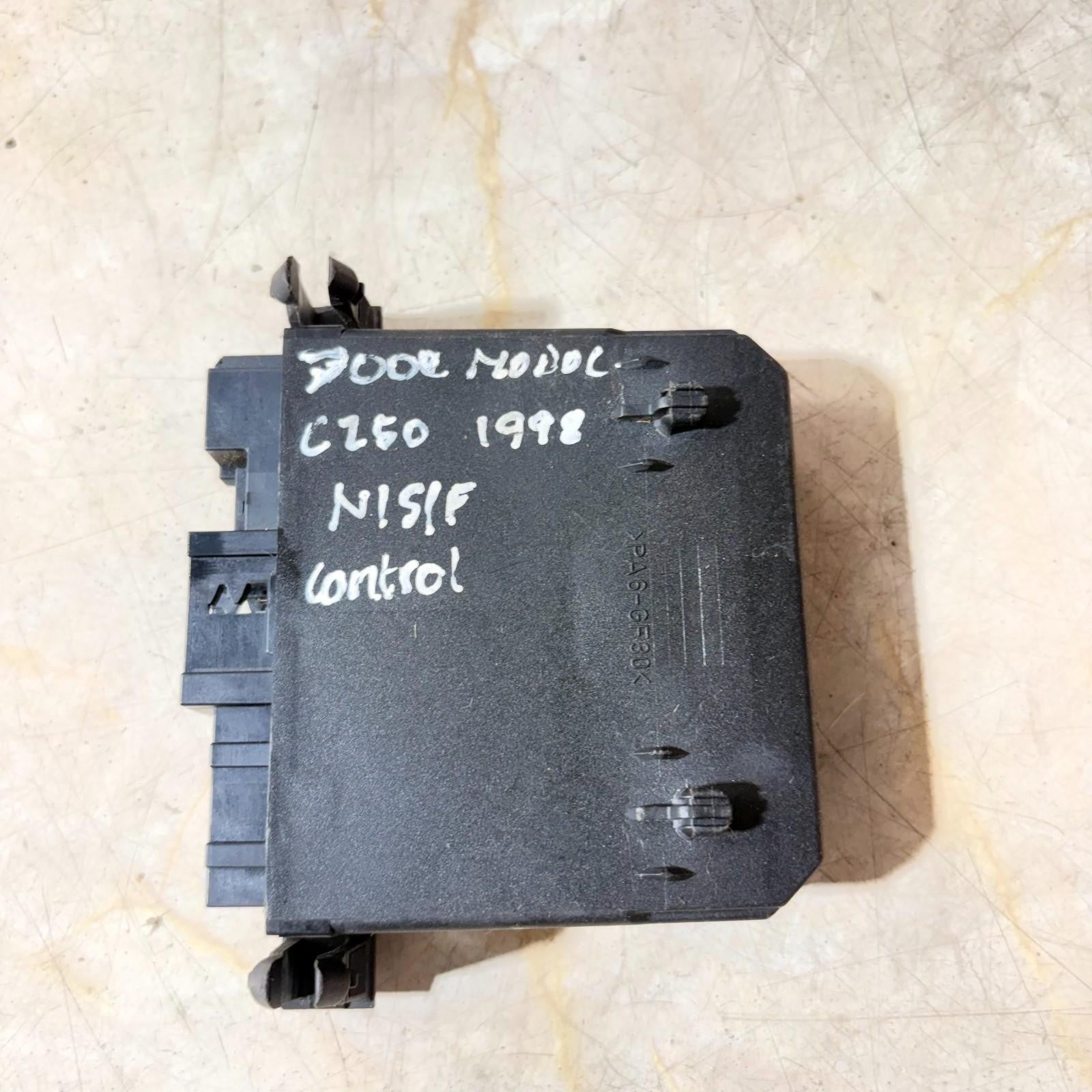 MERCEDES BENZ C250 FRONT LEFT SIDE DOOR CONTROL MODULE ECU 2088201326