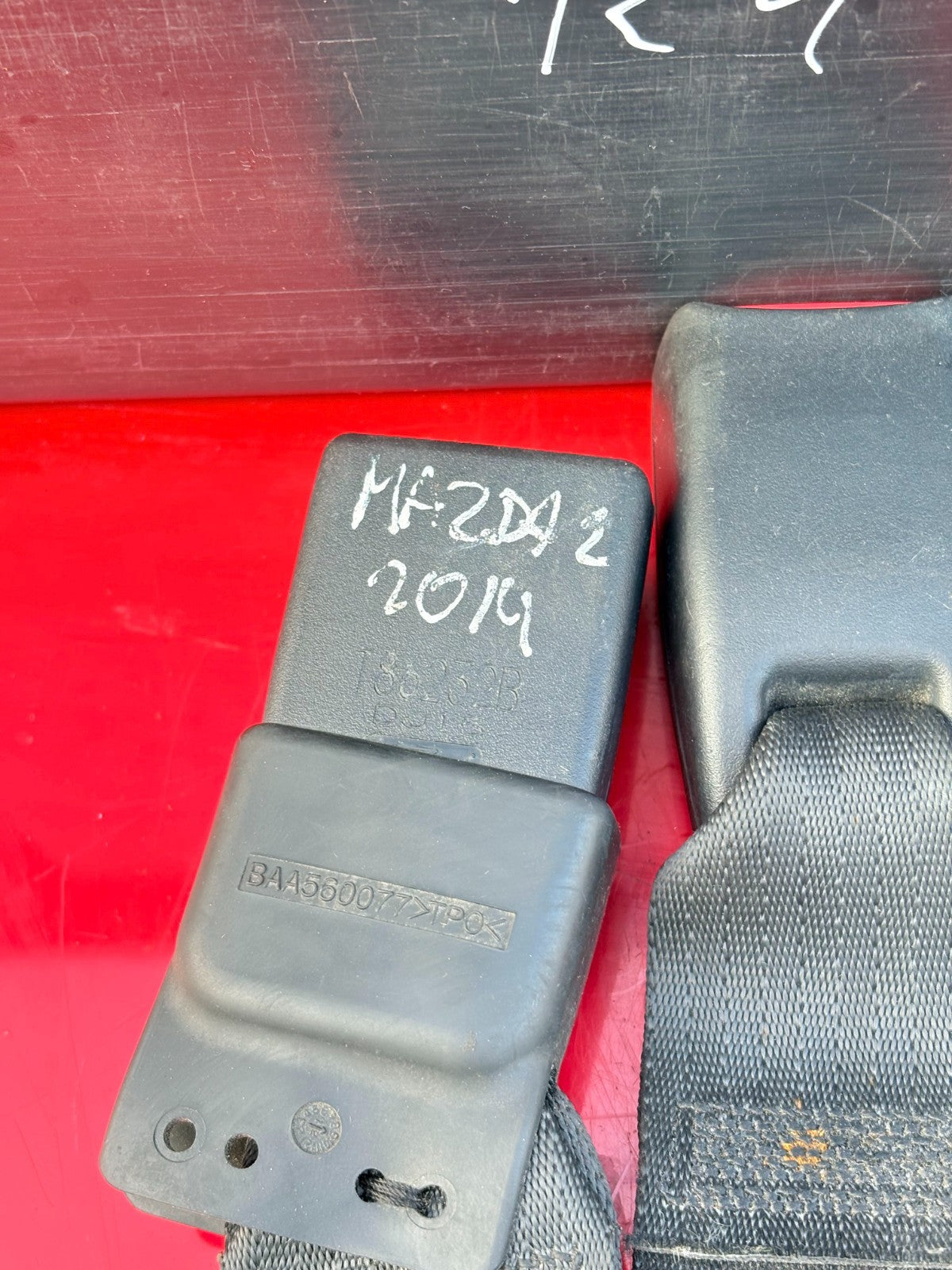 Mazda 2 Rear Right Seat Belt Buckle Stalk T20155B (DE) 2007-2014