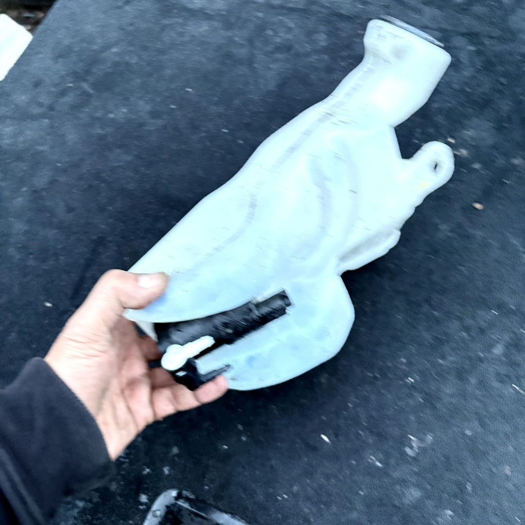 MK2 Citroen C3 2011 Windscreen Washer Bottle Tank Reservoir 9683988680