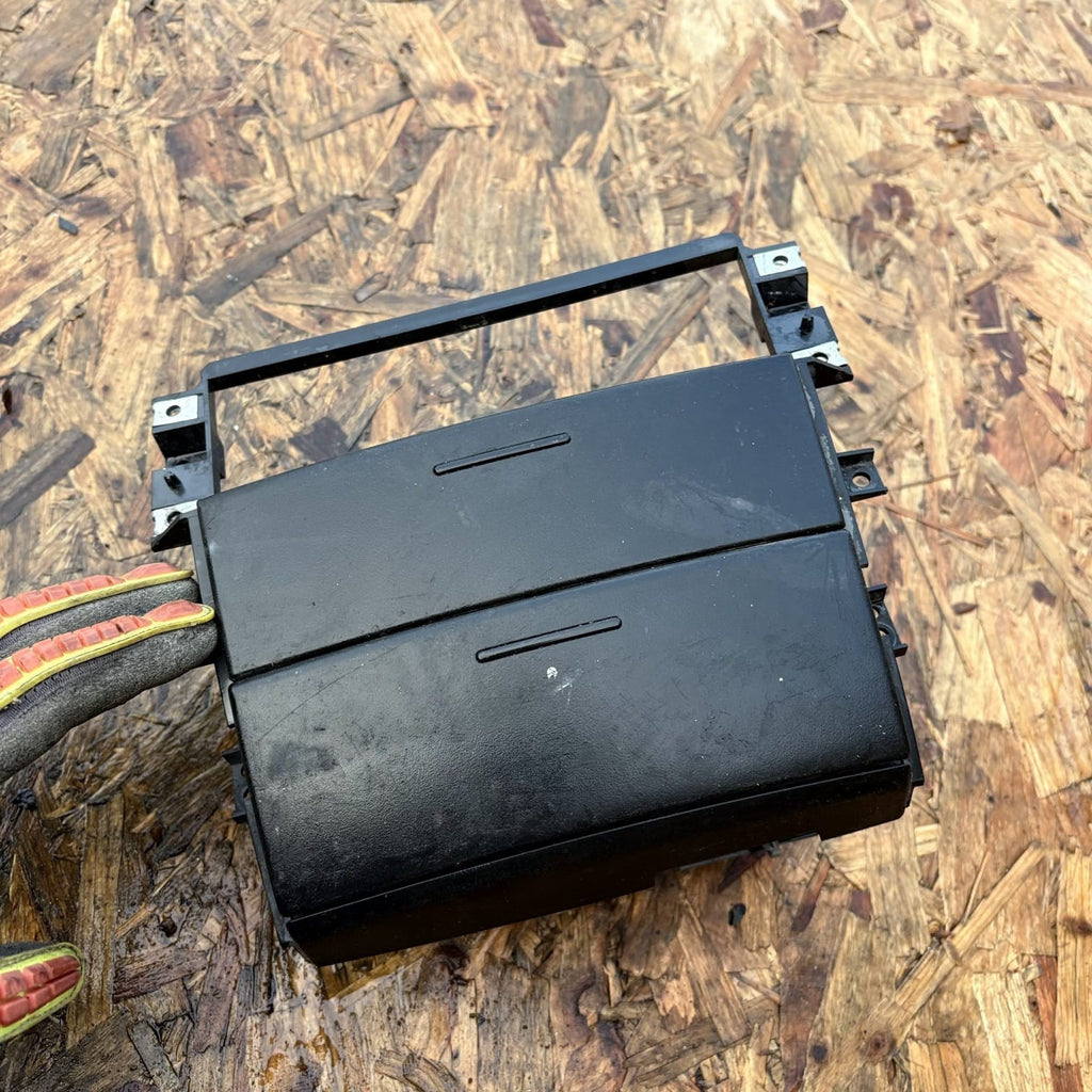 KIA SORENTO FRONT ASHTRAY STORAGE COMPARTMENT 2003 84570-3E000-PH