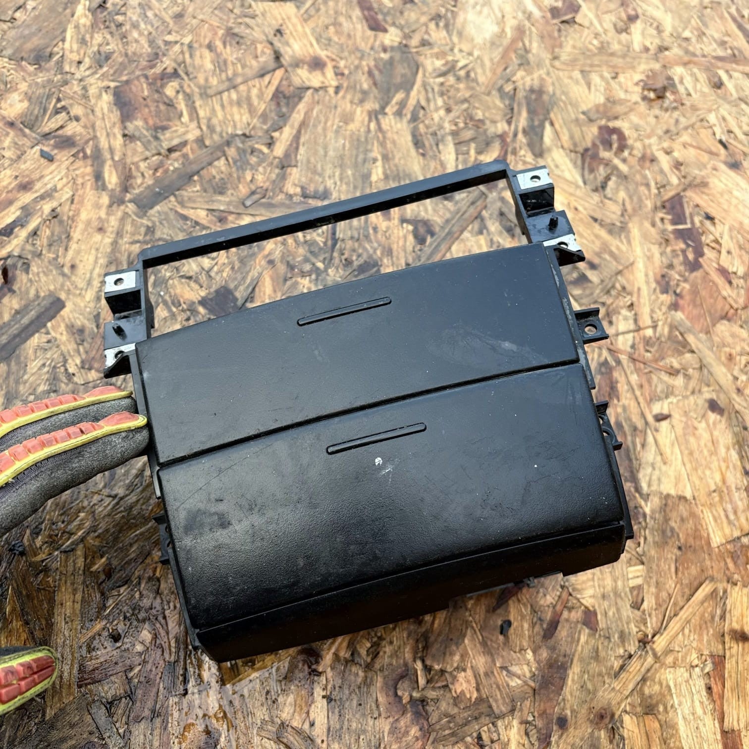 KIA SORENTO FRONT ASHTRAY STORAGE COMPARTMENT 2003 84570-3E000-PH