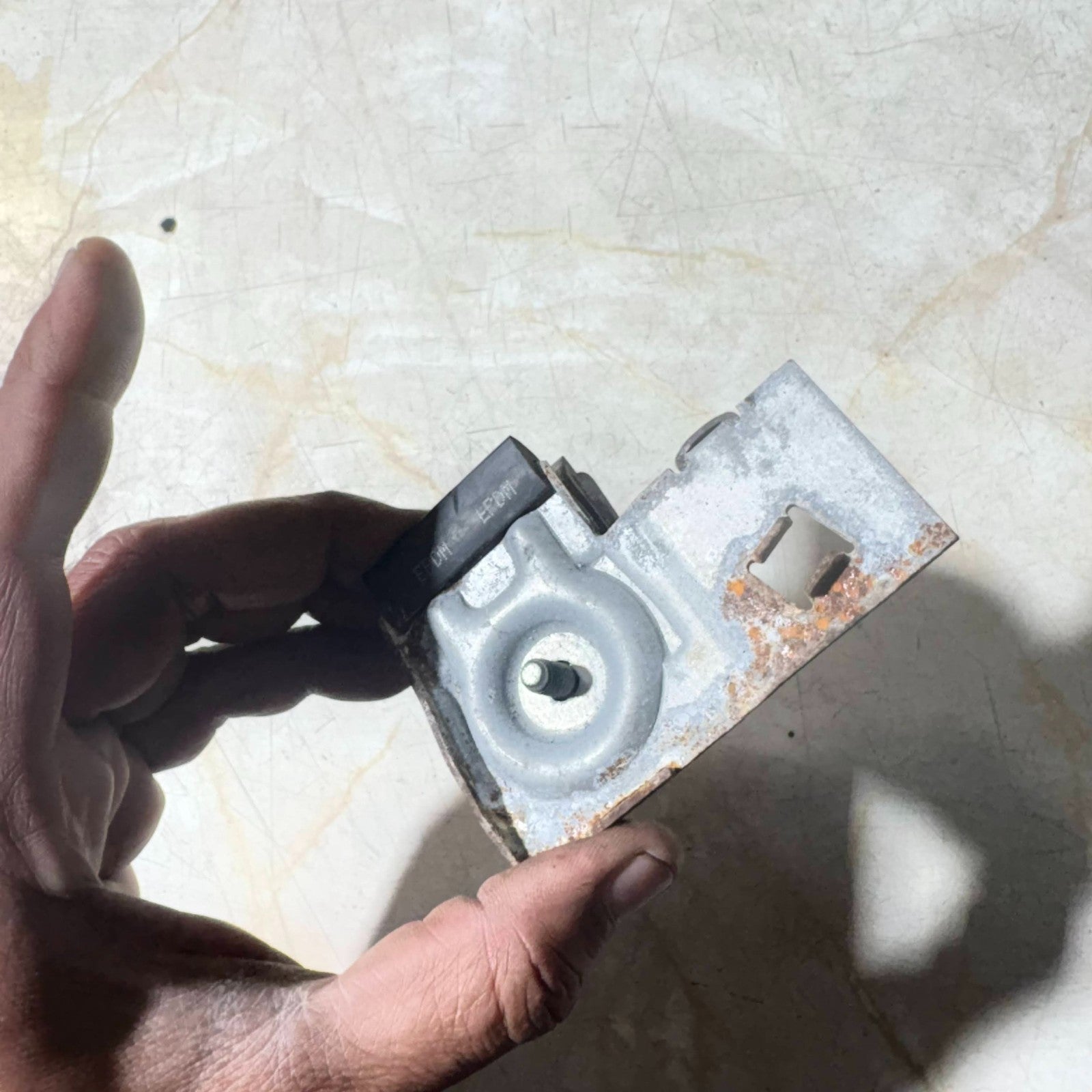 SEAT Arosa 1997 Front Left Door Window Glass Holder Clamp Bracket