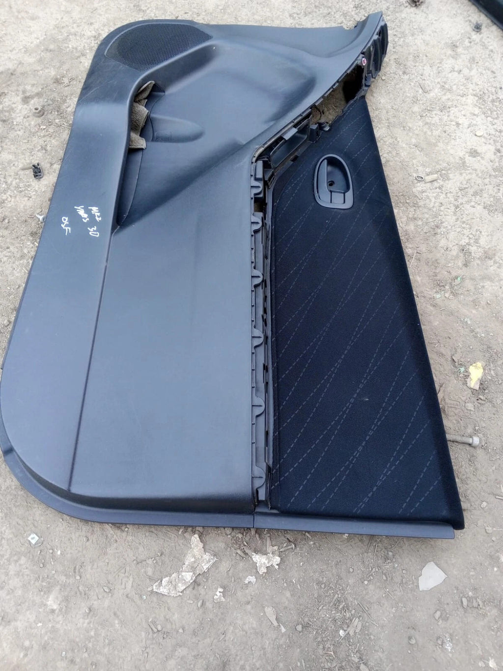 TOYOTA YARIS MK2 3DR 2005-11 FRONT RIGHT DRIVER SIDE DOOR CARD TRIM 67777-0D100