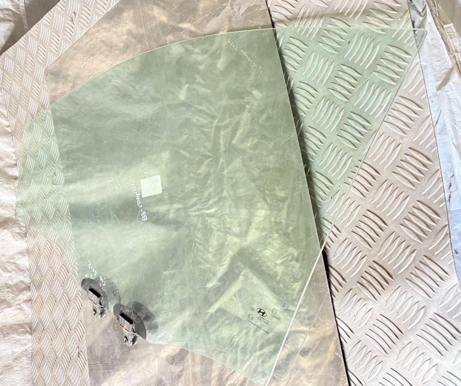 2015 HYUNDAI I10 5 Door Passengers Left Front Door Window Glass
