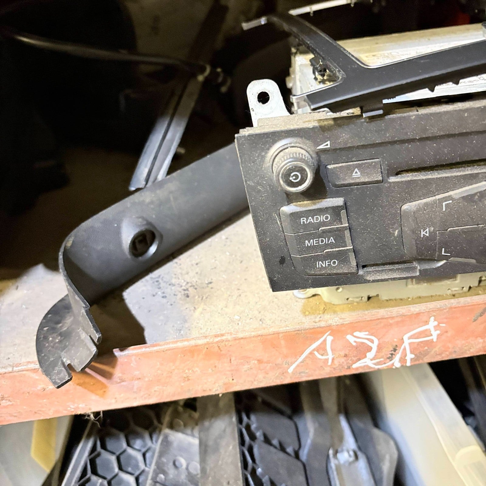BMW Mini One, Cooper S Rear Right Side Tailgate Trim