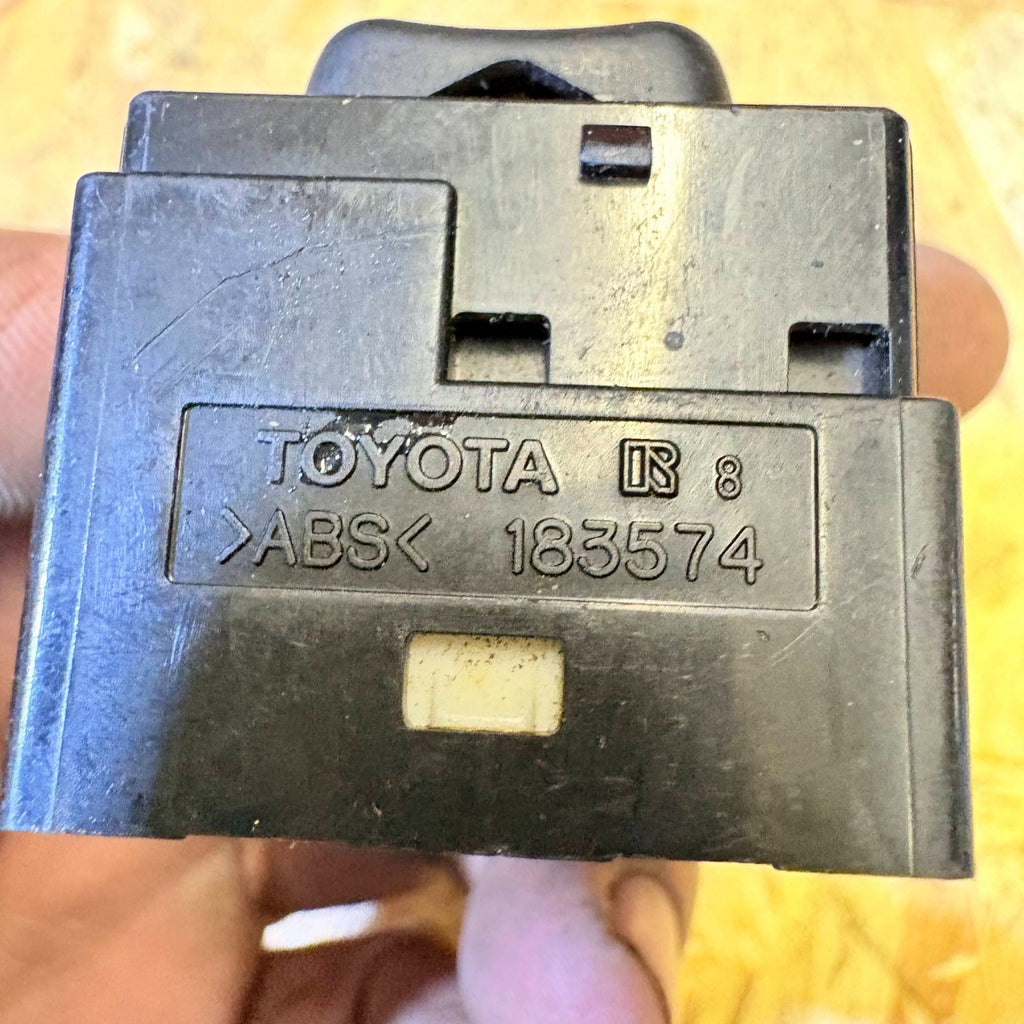 2011 TOYOTA MK2 WING MIRROR SWITCH 183574