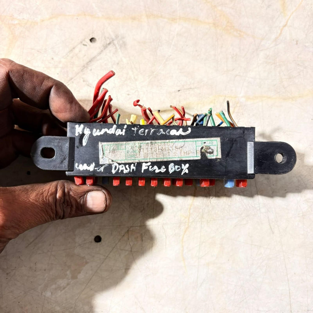 HYUNDAI TERRACAN (HP) FUSE HOLDER BODY CONTROL UNIT COD: 91710H1000