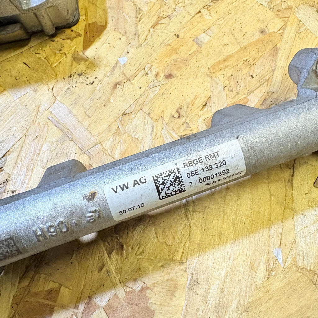 16-19 VW GOLF AUDI SEAT SKODA 1.5 TSI FUEL RAIL 05E133320