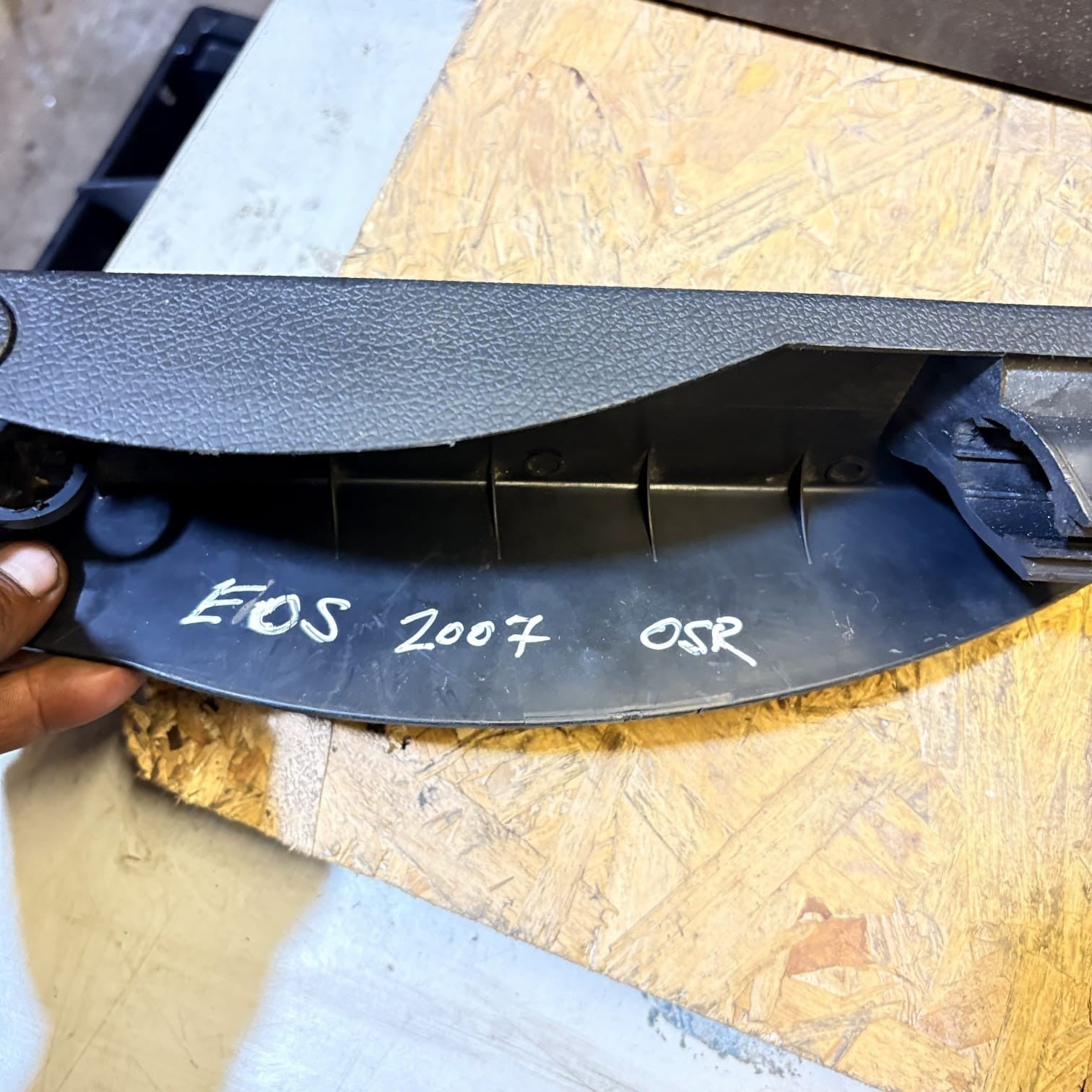 VW EOS Rear Roof Ram Lift Cover Plastic Trim 1Q0867163C OSR 2007