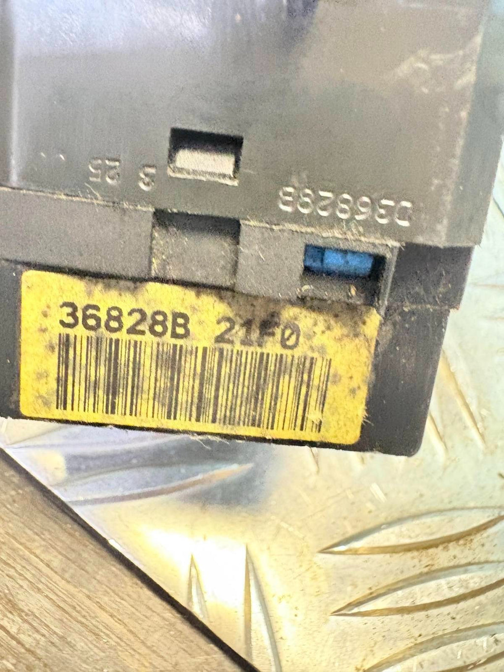 NISSAN VANETTE CARGO INDICATOR STALKS 54353334