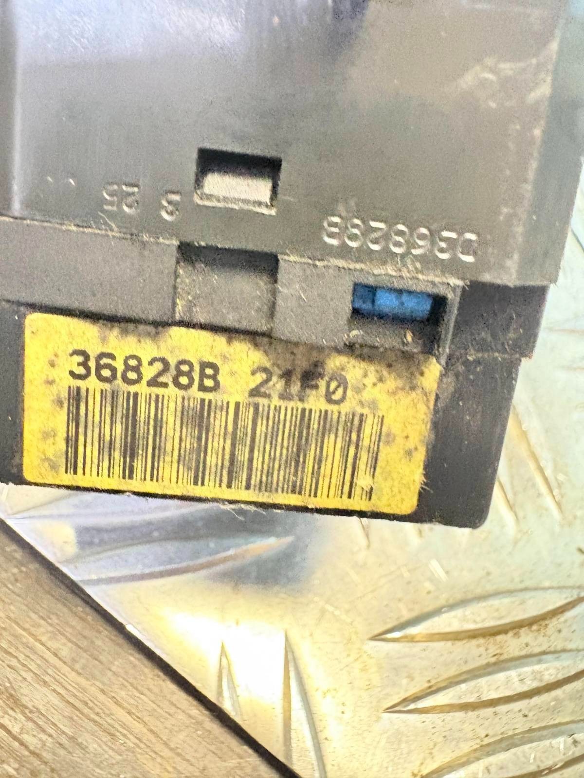 NISSAN VANETTE CARGO INDICATOR STALKS 54353334