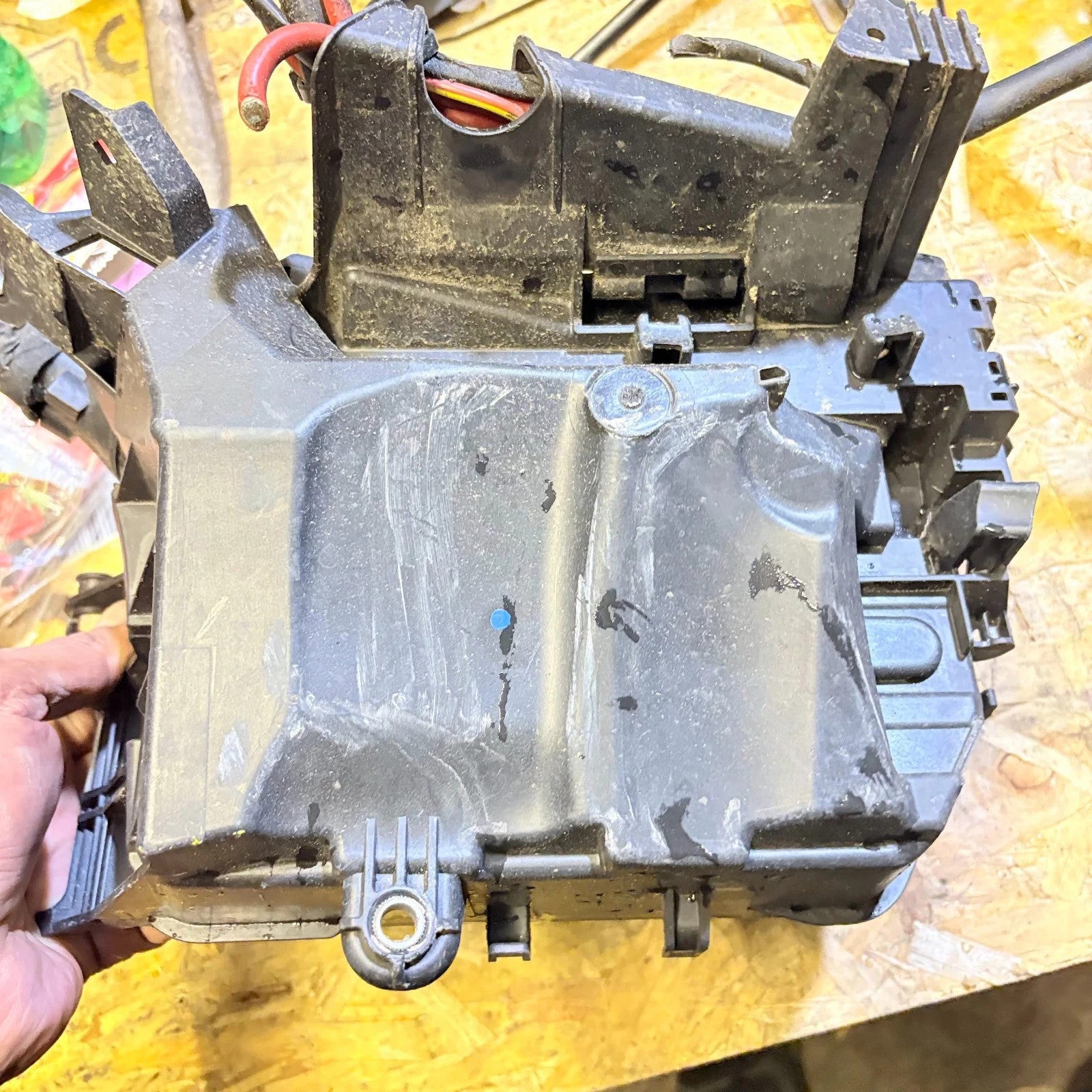MERCEDES 2013 FRONT FUSE RELAY BOX A0025428019