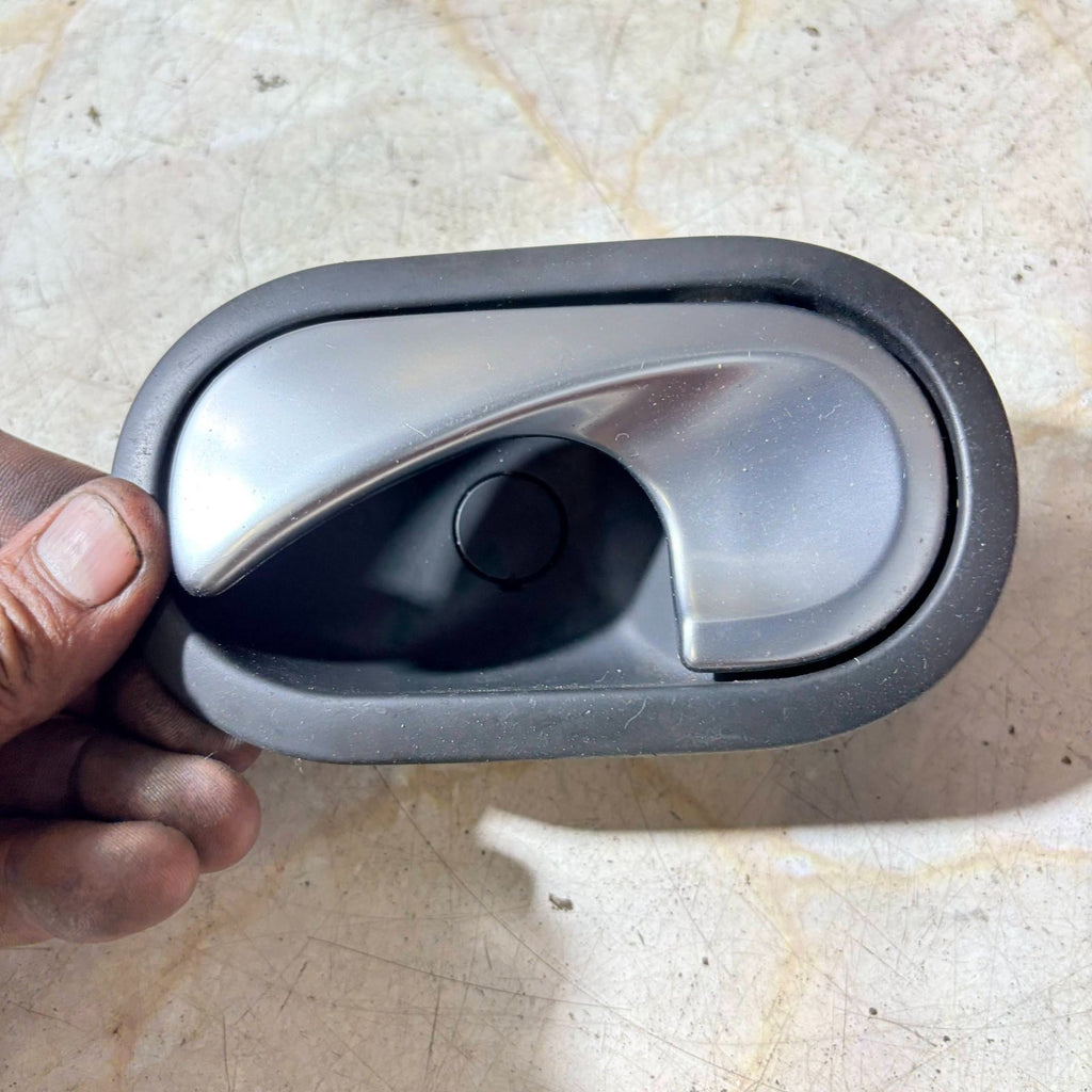 Renault Megane 2006 NS Passenger Side Interior Handle 8200028487 5005400006