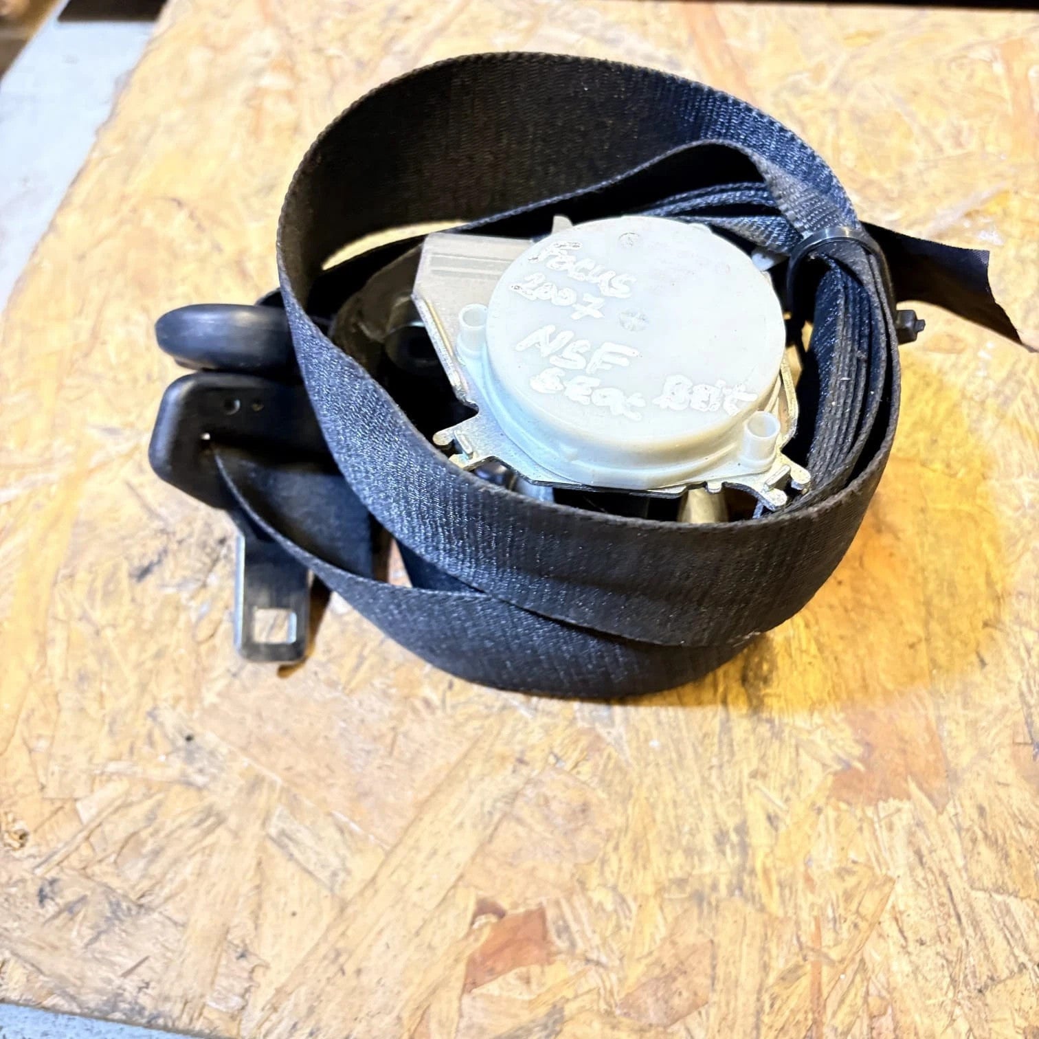 FORD FOCUS MK2 PASSENGER FRONT SEAT BELT 4M51-A61295-AK 2007