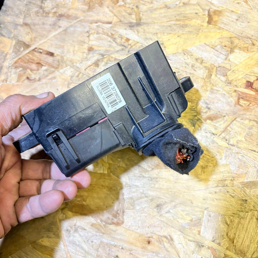 SKODA OCTAVIA MK3 FUSE RELAY BOX ENGINE BAY 2012-2015