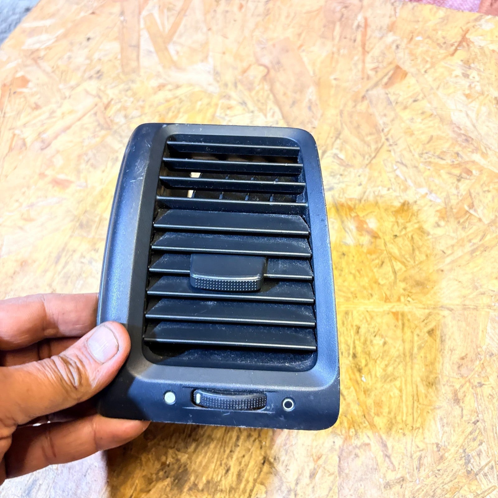 HONDA ACCORD 2003-07 DASHBOARD AIR VENT PASSENGER SIDE E616-5131-500