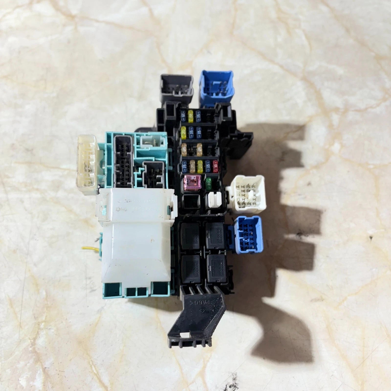 Suzuki Grand Vitara1998-2003 Under Dashboard Fuse box