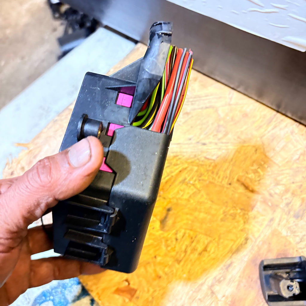 Audi 2008 Fuse Box Control Module Relay Box Genuin eOEM