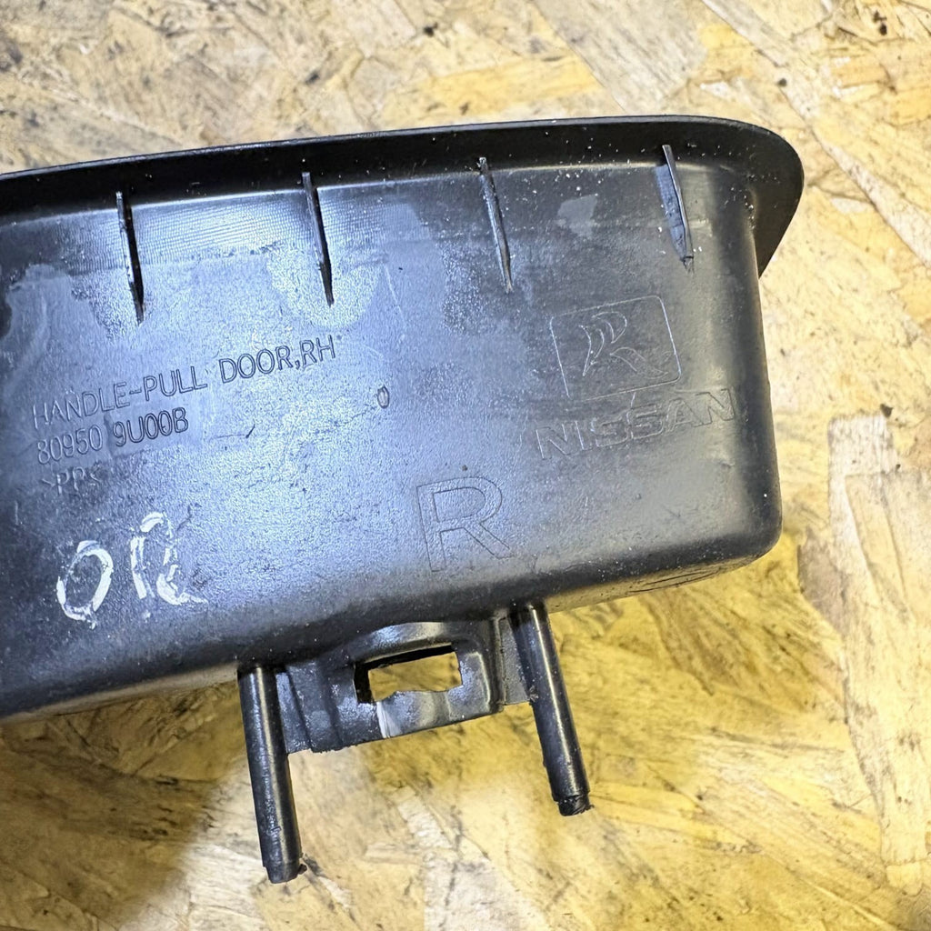 NISSAN NOTE E11 MK1 5DR DRIVER REAR GRAB HANDLE TRIM 809509U00B