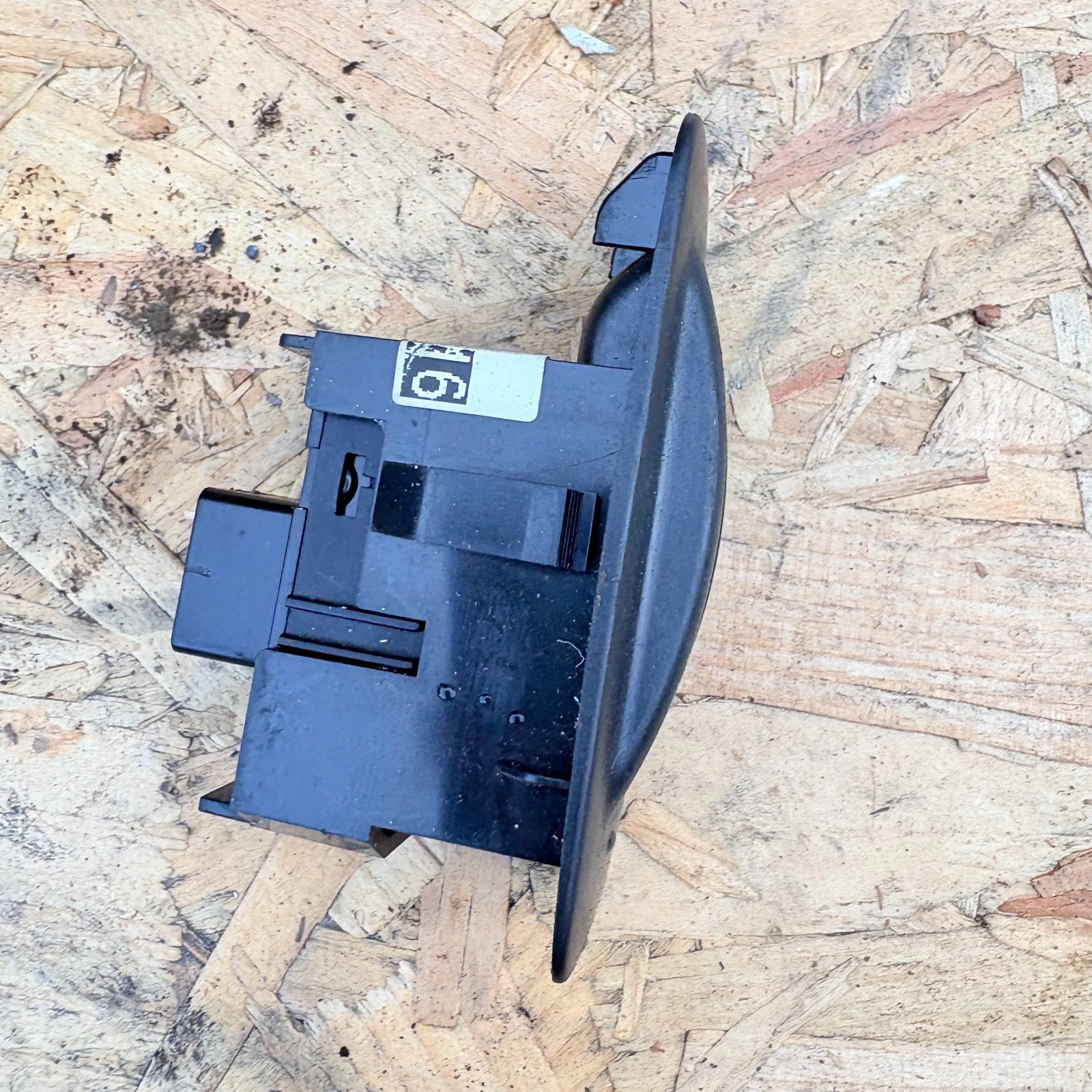 37077B REAR RIGHT POWER WINDOW SWITCH/FOR TOYOTA COROLLA 2006