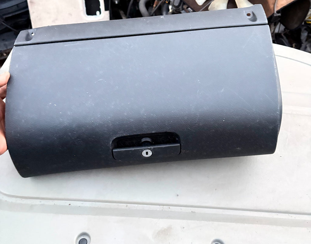 Skoda Octavia 2004-2012-glove box with handle