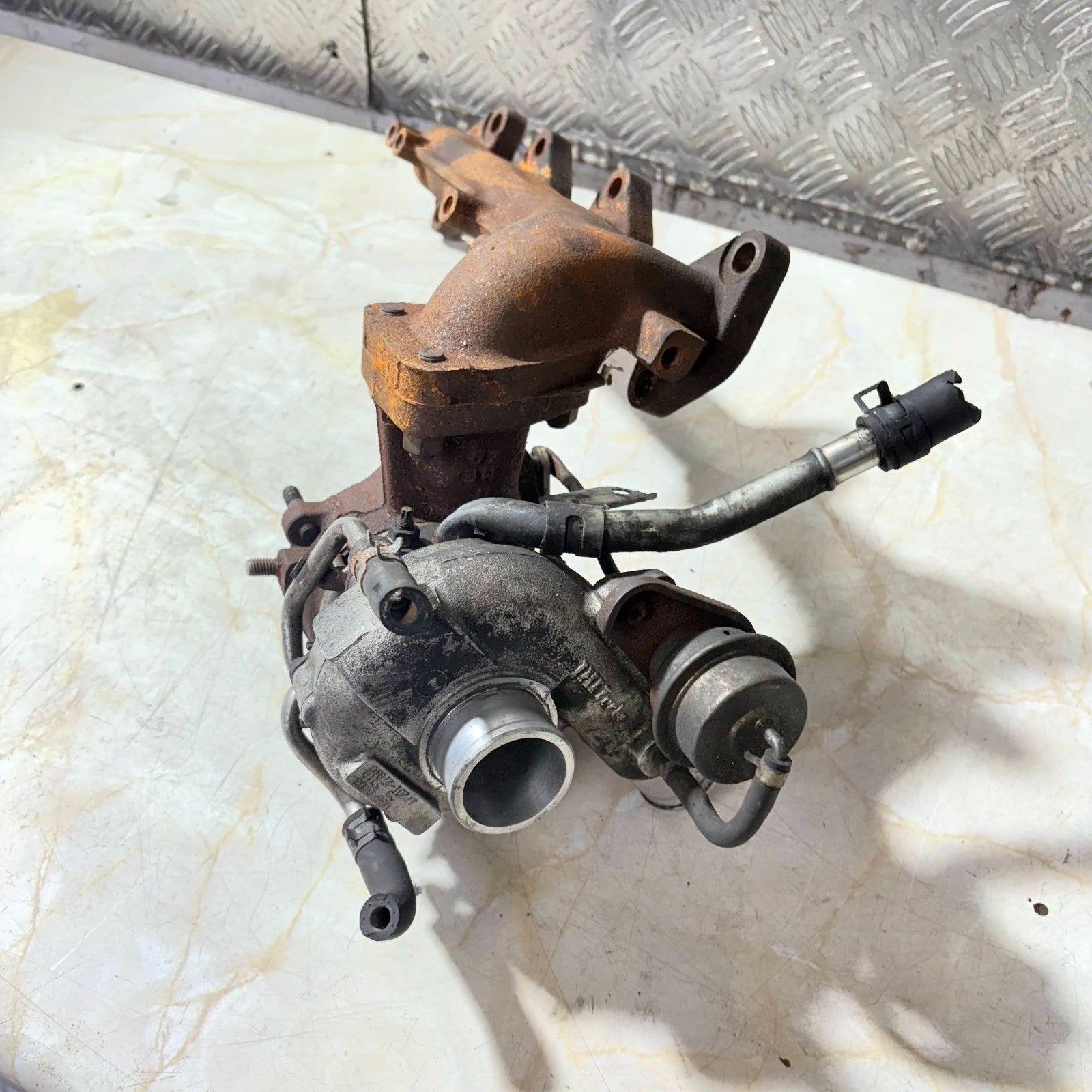 Toyota Avensis T22 2.0 D-4D Turbocharger 17201-27010 VB6 RHF4 1CD-FTV 1999-2003